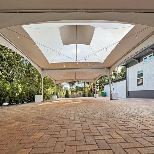Marquee Tent: 20' x 20' Skylight